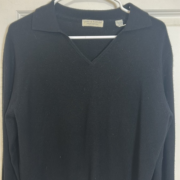 Lord & Taylor two ply cashmere V-neck sweater size large black - Picture 3 of 9
